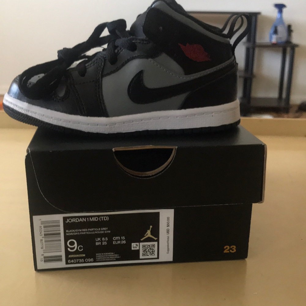 Jordan 1 Mid (9c)